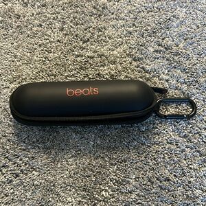 NWOT Beats Pill 2.0 Hardshell Case - Case Only